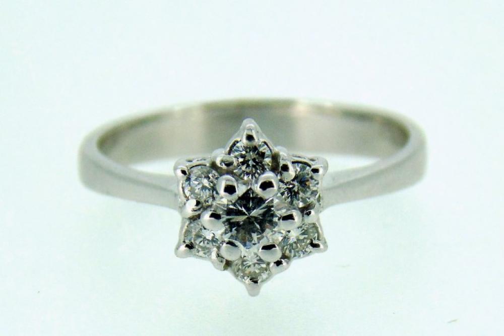 Anello a Fiore di Diamanti taglio Brillanti ct.0.36  cod. 3901 TR 